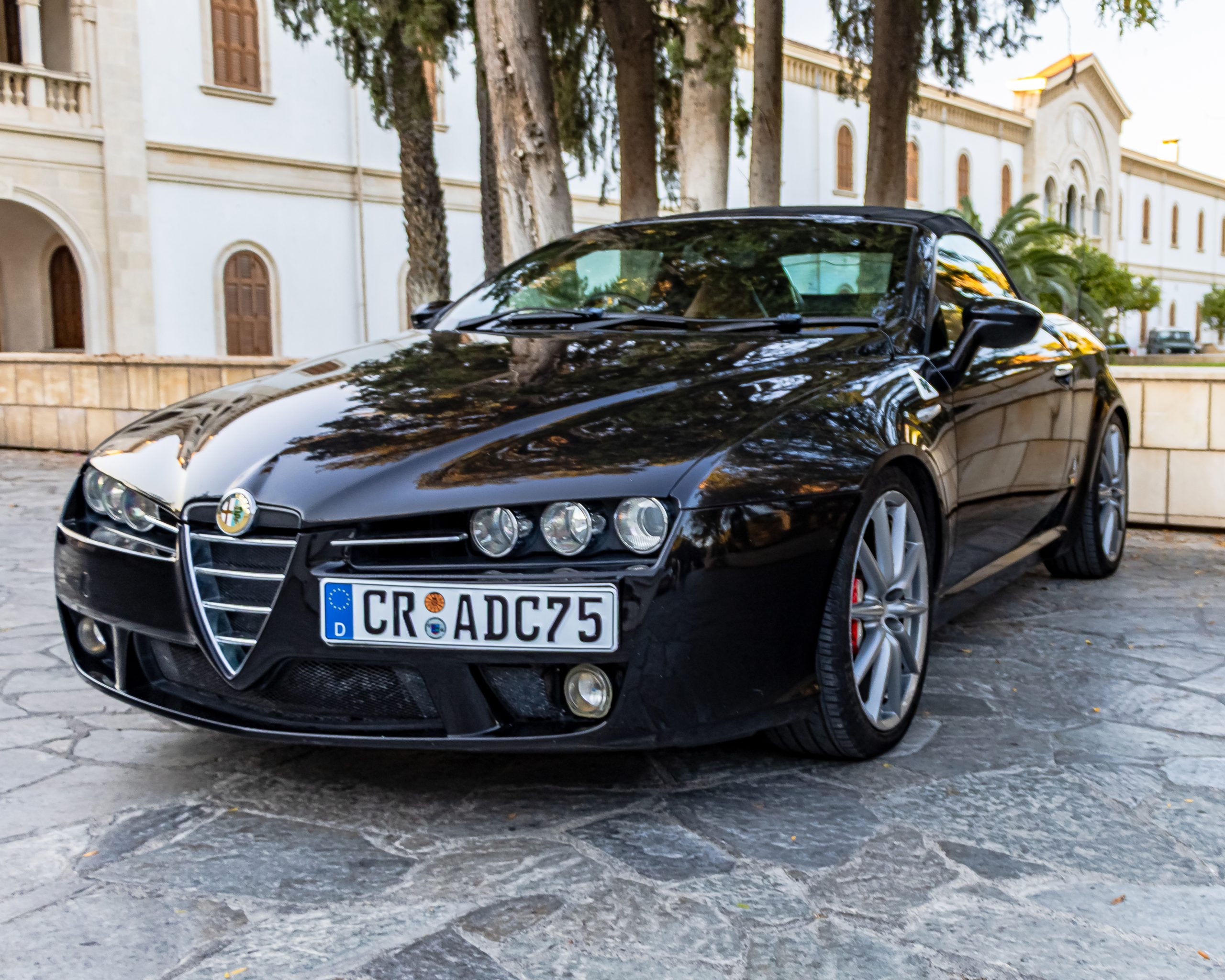 Beautiful 2008 Alfa Romeo Spider 2.2 JTS - Limited Edition - Image 3