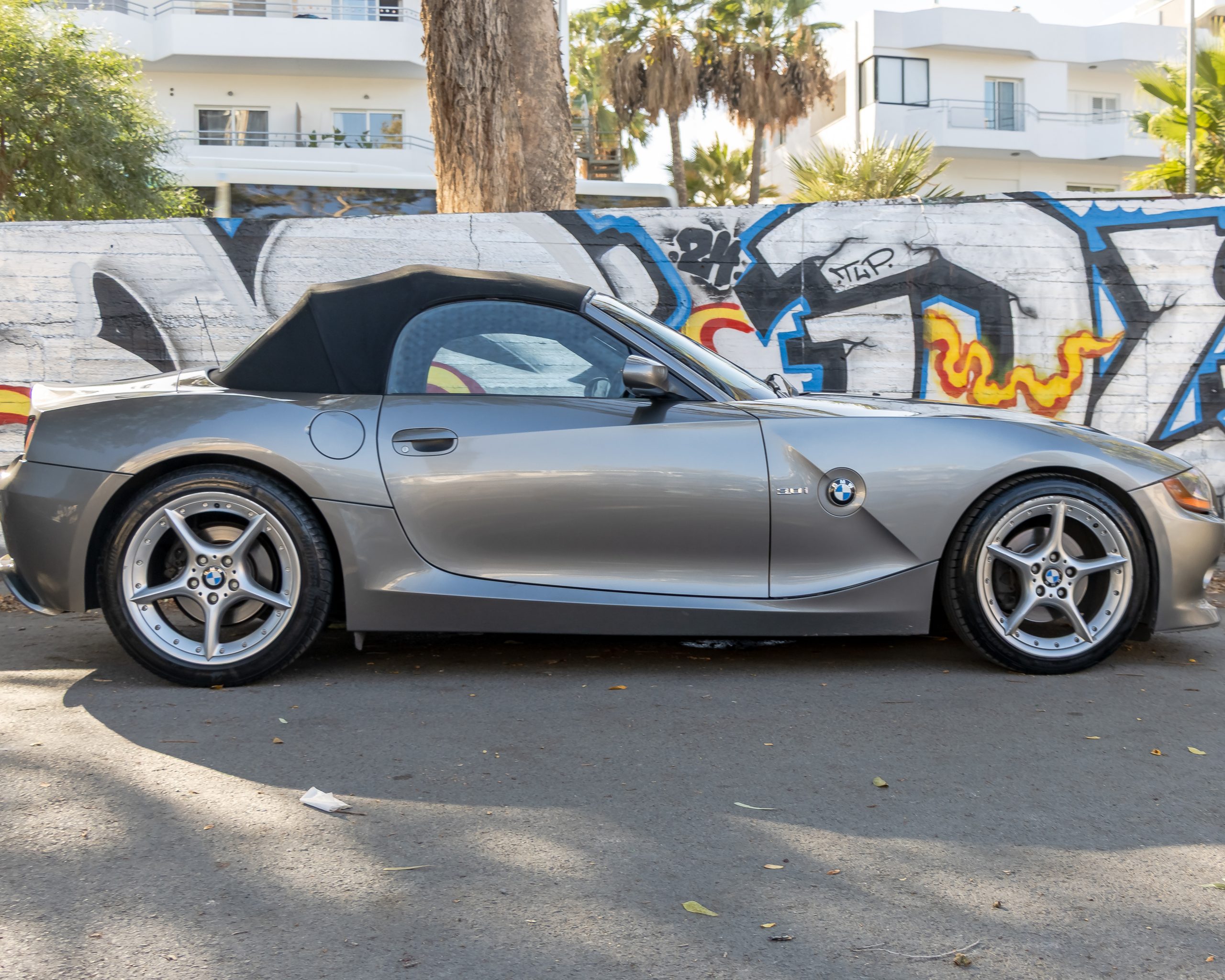 2003 BMW Z4 3.0i Automatic - Image 2